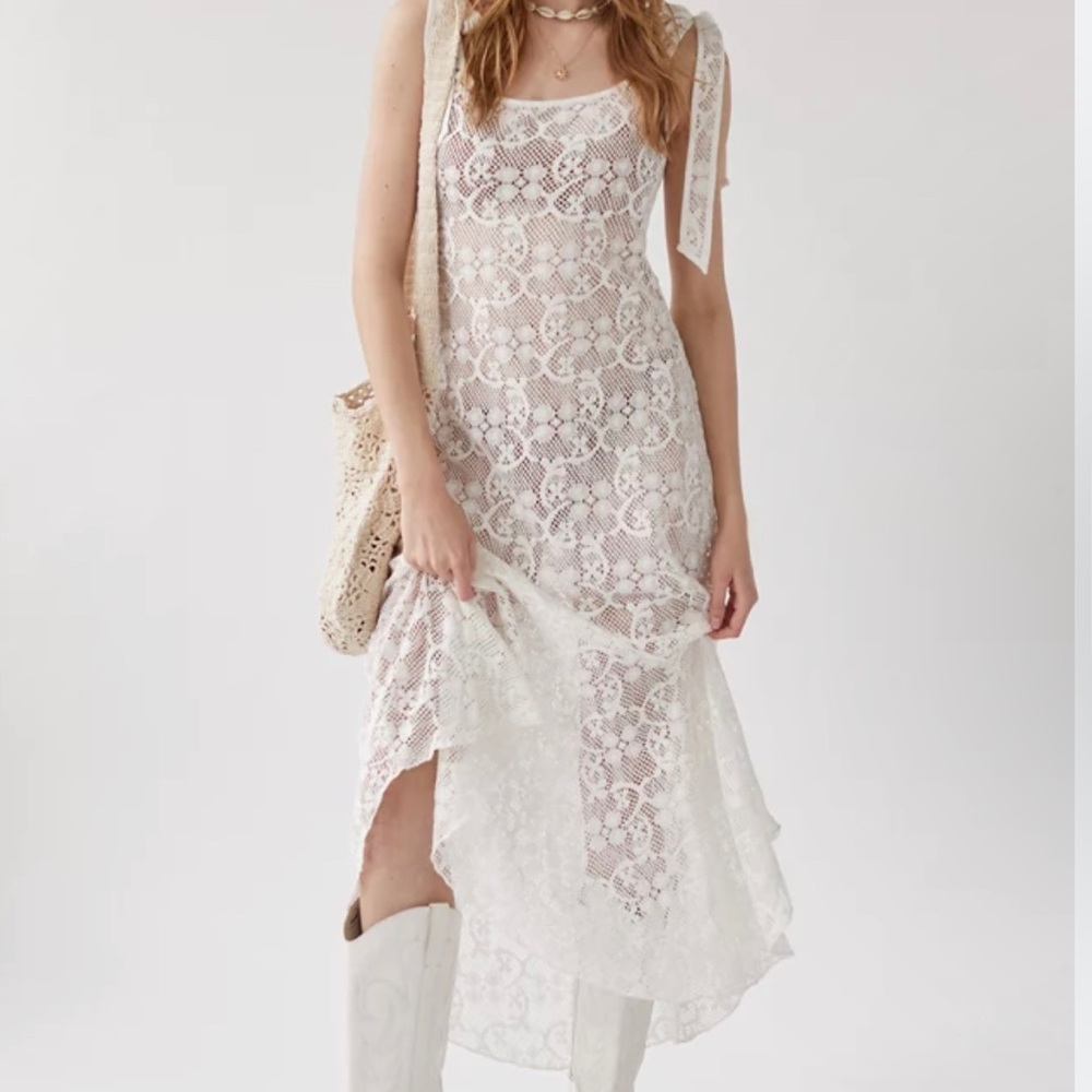 Urban Outfitters Kimchi Blue Coral Sheer Lace Midi Dress 🌷